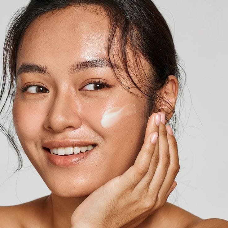 Dermatologist Skin Care 04