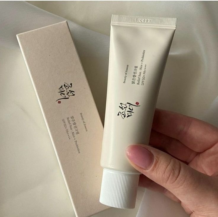 EltaMD vs La Roche-Posay sunscreen 08